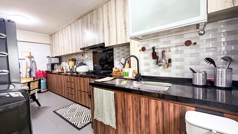 168 Bukit Batok West Avenue 8 HDB Flat For Sale at S$ 430,000 | PropertyGuru Singapore