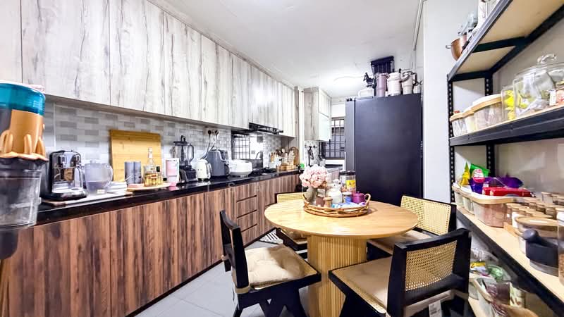 168 Bukit Batok West Avenue 8 HDB Flat For Sale at S$ 430,000 | PropertyGuru Singapore