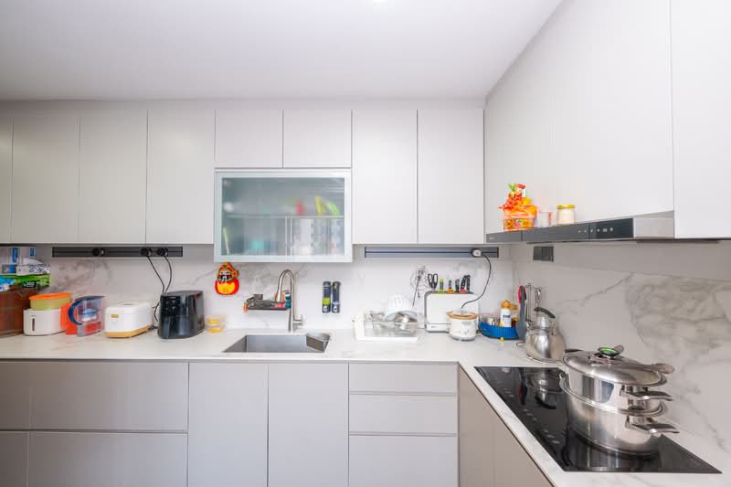 415 Jurong West Street 42 HDB Flat For Sale at S$ 698,888 | PropertyGuru Singapore - Kitchen