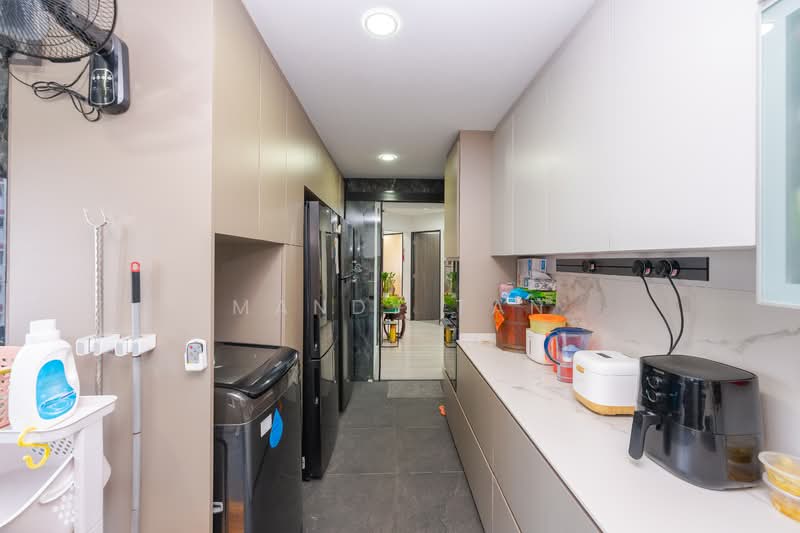 415 Jurong West Street 42 HDB Flat For Sale at S$ 698,888 | PropertyGuru Singapore - Kitchen