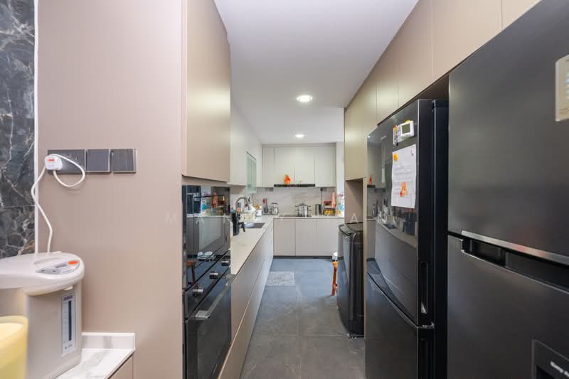 415 Jurong West Street 42 HDB Flat For Sale at S$ 698,888 | PropertyGuru Singapore - Kitchen