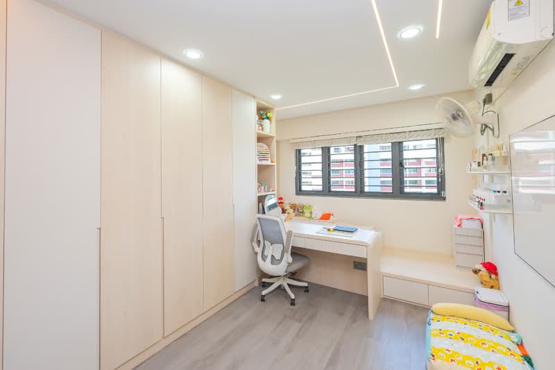 415 Jurong West Street 42 HDB Flat For Sale at S$ 698,888 | PropertyGuru Singapore - Bedroom 2