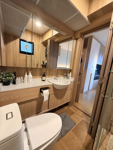 415A Northshore Drive HDB Flat For Sale at S$ 822,000 | PropertyGuru Singapore - Bathroom