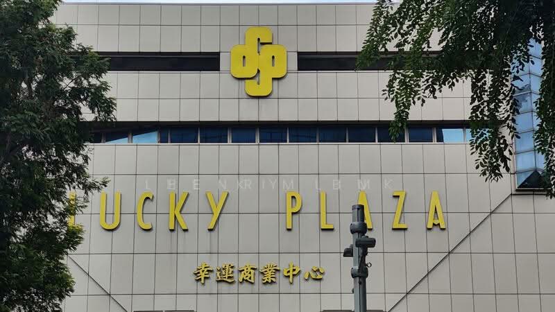 Lucky Plaza, 304 Orchard Road, 118 sqft, Mall Shop For Sale, by Henry Lim, 500093290 - Exterior - CommercialGuru.com.sg