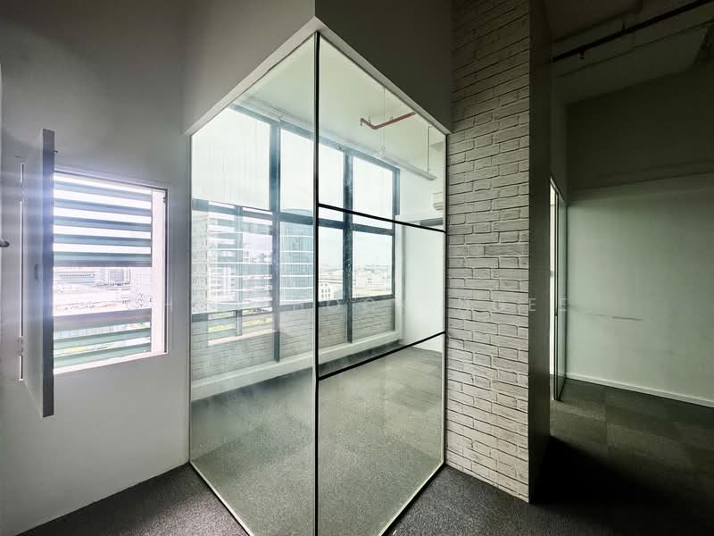 Oxley BizHub, 61 Ubi Road 1, 980 sqft, Light Industrial (B1) For Sale, by Chew Hock Ngee, 500093297 - Interior - CommercialGuru.com.sg