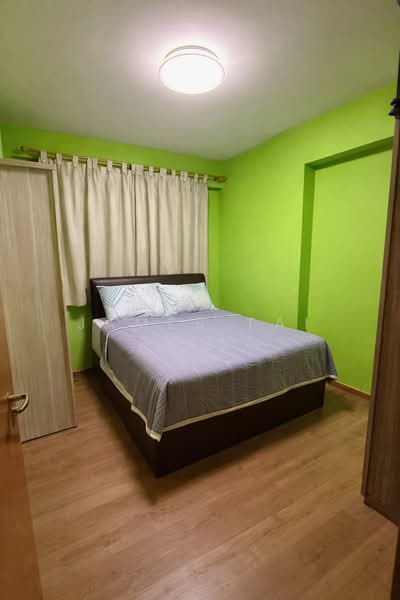 441B Bukit Batok West Avenue 8 HDB Flat For Sale at S$ 799,000 | PropertyGuru Singapore - Bedroom