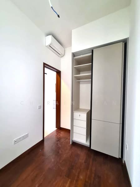 Parksuites, 18 Holland Grove Road, 2 Bedrooms, 807 sqft, Condominium For Rent, by Cheraine Tan, 500093312 - Bedroom - PropertyGuru.com.sg