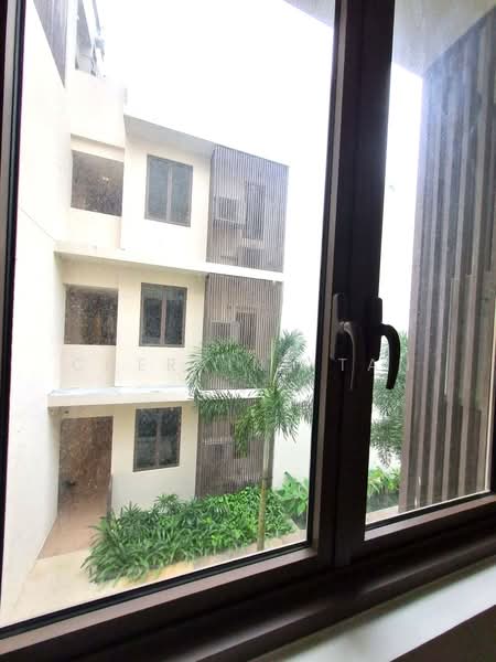 Parksuites, 18 Holland Grove Road, 2 Bedrooms, 807 sqft, Condominium For Rent, by Cheraine Tan, 500093312 - Exterior - PropertyGuru.com.sg