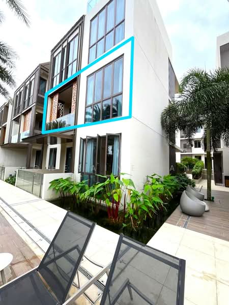 Parksuites, 18 Holland Grove Road, 2 Bedrooms, 807 sqft, Condominium For Rent, by Cheraine Tan, 500093312 - Exterior - PropertyGuru.com.sg