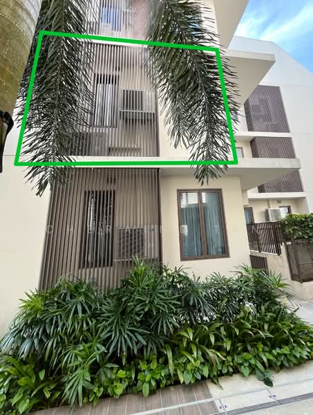 Parksuites, 18 Holland Grove Road, 2 Bedrooms, 807 sqft, Condominium For Rent, by Cheraine Tan, 500093312 - Exterior - PropertyGuru.com.sg