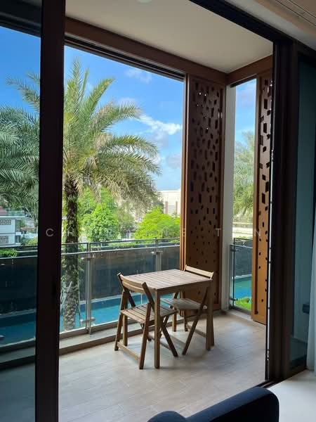 Parksuites, 18 Holland Grove Road, 2 Bedrooms, 807 sqft, Condominium For Rent, by Cheraine Tan, 500093312 - Balcony - PropertyGuru.com.sg