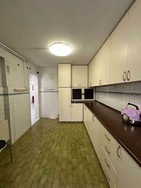 161 Yishun Street 11 HDB Flat For Sale at S$ 599,999 | PropertyGuru Singapore - Kitchen