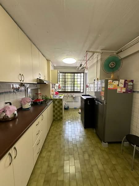 161 Yishun Street 11 HDB Flat For Sale at S$ 599,999 | PropertyGuru Singapore - Kitchen