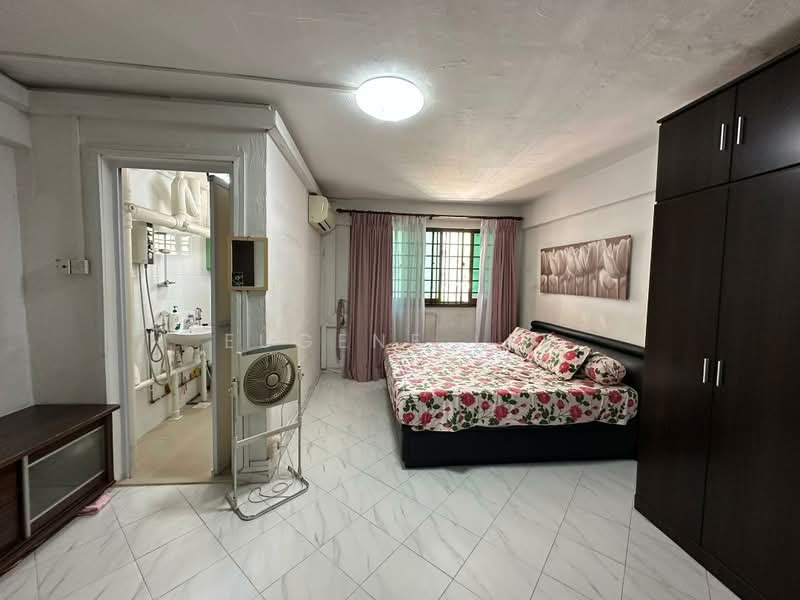 161 Yishun Street 11 HDB Flat For Sale at S$ 599,999 | PropertyGuru Singapore - Bedroom