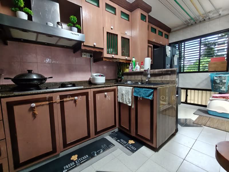 895B Woodlands Drive 50 HDB Flat For Sale at S$ 590,000 | PropertyGuru Singapore - Kitchen