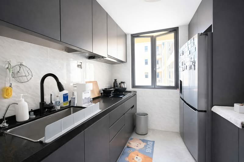 Palm Isles Condominium For Sale at S$ 970,000 | PropertyGuru Singapore - Kitchen