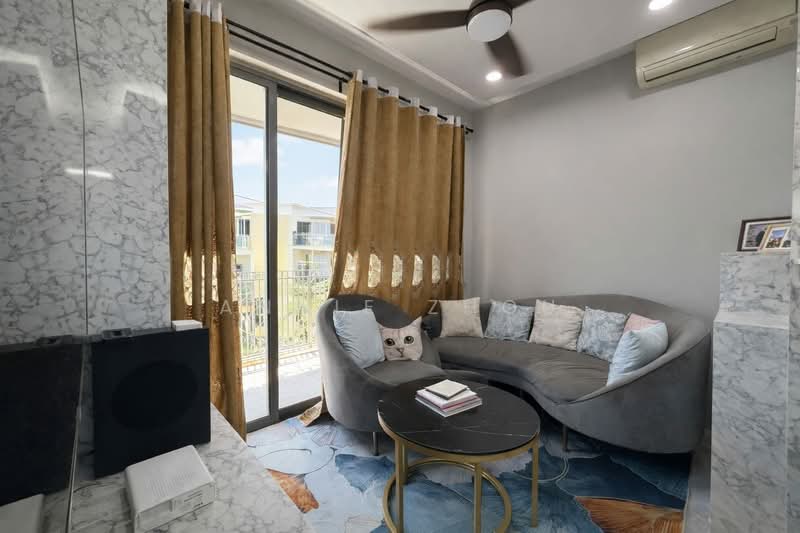 Palm Isles Condominium For Sale at S$ 970,000 | PropertyGuru Singapore - Living Room