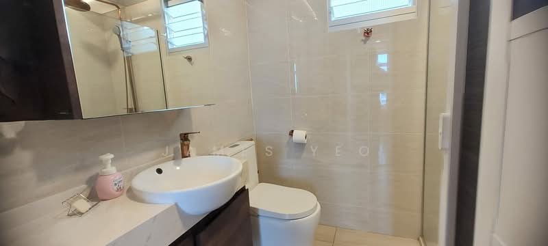 875B Tampines Street 86 HDB Flat For Sale at S$ 970,000 | PropertyGuru Singapore - Bathroom