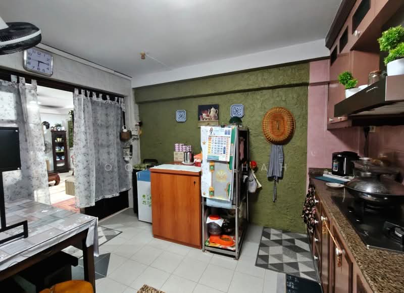 895B Woodlands Drive 50 HDB Flat For Sale at S$ 590,000 | PropertyGuru Singapore - Kitchen