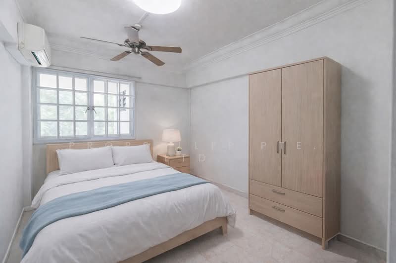 250 Hougang Avenue 3 HDB Flat For Sale at S$ 550,000 | PropertyGuru Singapore - Bedroom