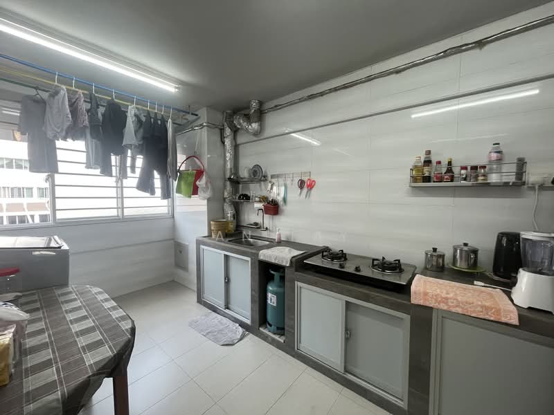 347 Woodlands Avenue 3, 347 Woodlands Avenue 3, 3 Bedrooms, 904 sqft, HDB Flat For Rent, by Dan Tay, 500093361 - Kitchen - PropertyGuru.com.sg