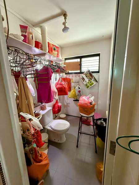 110 Gangsa Road, 110 Gangsa Road, 3 Bedrooms, 1,500 sqft, HDB Flat For Sale, by Xavier Luah, 500093364 - Master Bathroom - PropertyGuru.com.sg