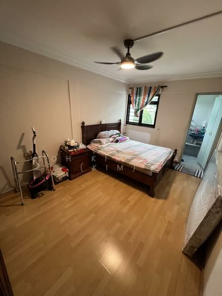 305 Clementi Avenue 4 HDB Flat For Sale at S$ 618,000 | PropertyGuru Singapore - Bedroom
