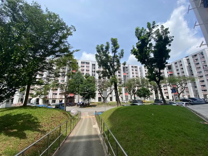 214 Jurong East Street 21, Jurong East Street, 1,615 sqft, Shop / Shophouse For Sale, by Lynn Loh, 500093373 - CommercialGuru.com.sg