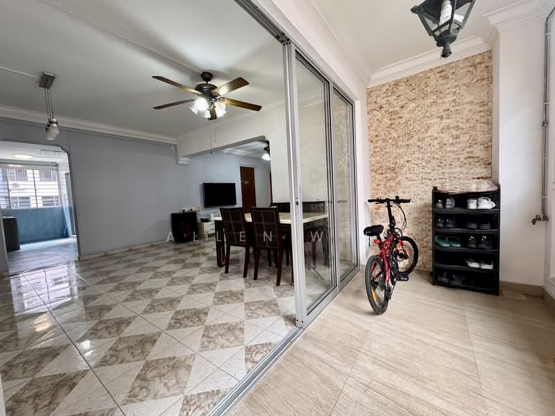 No extension 10mins walk to MRT 5rm Flat with 4 Bedrooms in District 19 Hougang, , 4 Bedrooms, 1,303 sqft, HDB Flat For Sale, by Allen Wee, 500093400 - Living Room - PropertyGuru.com.sg