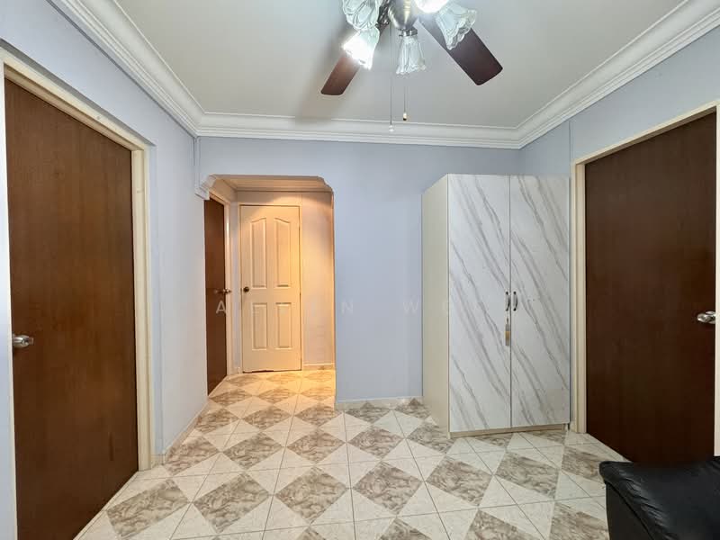 No extension 10mins walk to MRT 5rm Flat with 4 Bedrooms in District 19 Hougang, , 4 Bedrooms, 1,303 sqft, HDB Flat For Sale, by Allen Wee, 500093400 - Interior - PropertyGuru.com.sg