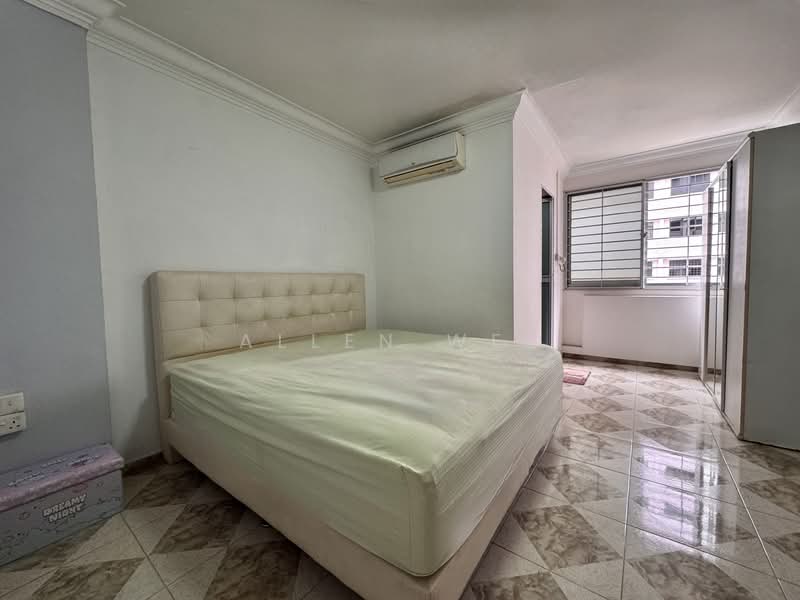 No extension 10mins walk to MRT 5rm Flat with 4 Bedrooms in District 19 Hougang, , 4 Bedrooms, 1,303 sqft, HDB Flat For Sale, by Allen Wee, 500093400 - Bedroom - PropertyGuru.com.sg