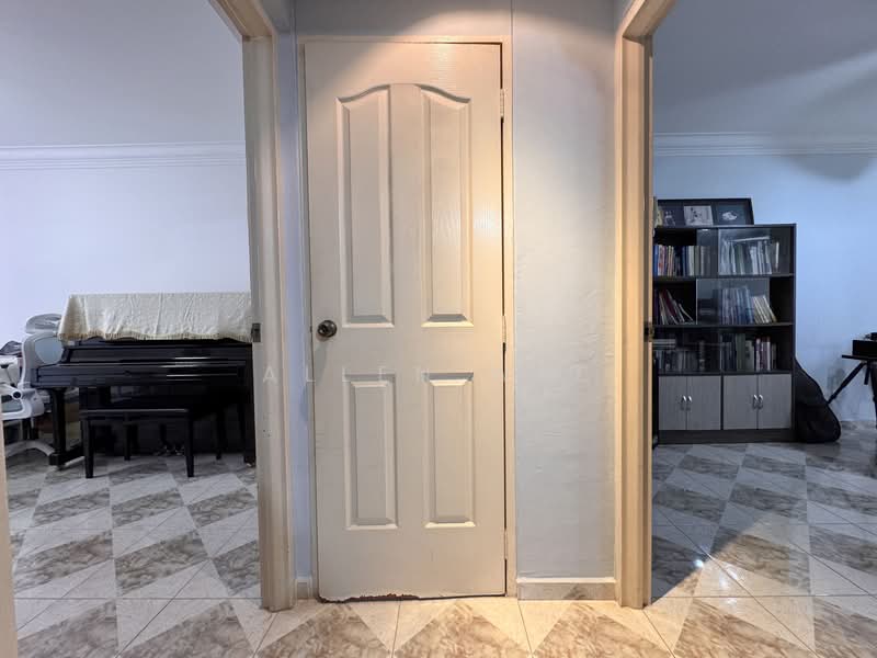 No extension 10mins walk to MRT 5rm Flat with 4 Bedrooms in District 19 Hougang, , 4 Bedrooms, 1,303 sqft, HDB Flat For Sale, by Allen Wee, 500093400 - Interior - PropertyGuru.com.sg