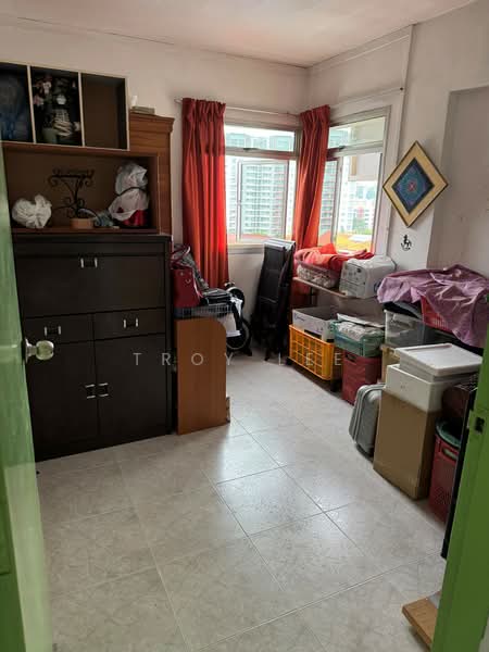 367 Woodlands Avenue 5 HDB Flat For Sale at S$ 838,000 | PropertyGuru Singapore - Bedroom