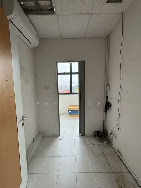 Toh Guan Centre, 21 Toh Guan Road East, 2,433 sqft, Factory / Workshop (B2) For Rent, by Bryan Ng, 500093418 - Interior - CommercialGuru.com.sg