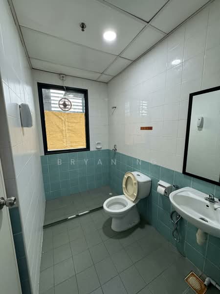 Toh Guan Centre, 21 Toh Guan Road East, 2,433 sqft, Factory / Workshop (B2) For Rent, by Bryan Ng, 500093418 - Bathroom - CommercialGuru.com.sg