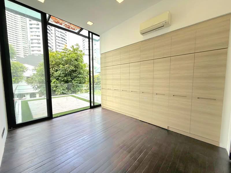 Jalan Elok Terraced House For Sale at S$ 6,900,000 | PropertyGuru Singapore - Master Bedroom