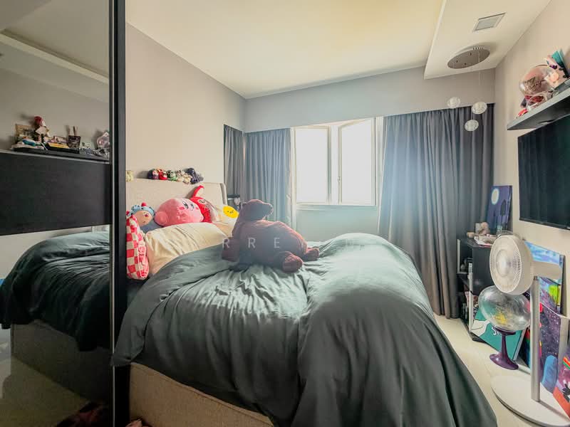 130A Lorong 1 Toa Payoh HDB Flat For Sale at S$ 880,000 | PropertyGuru Singapore - Bedroom