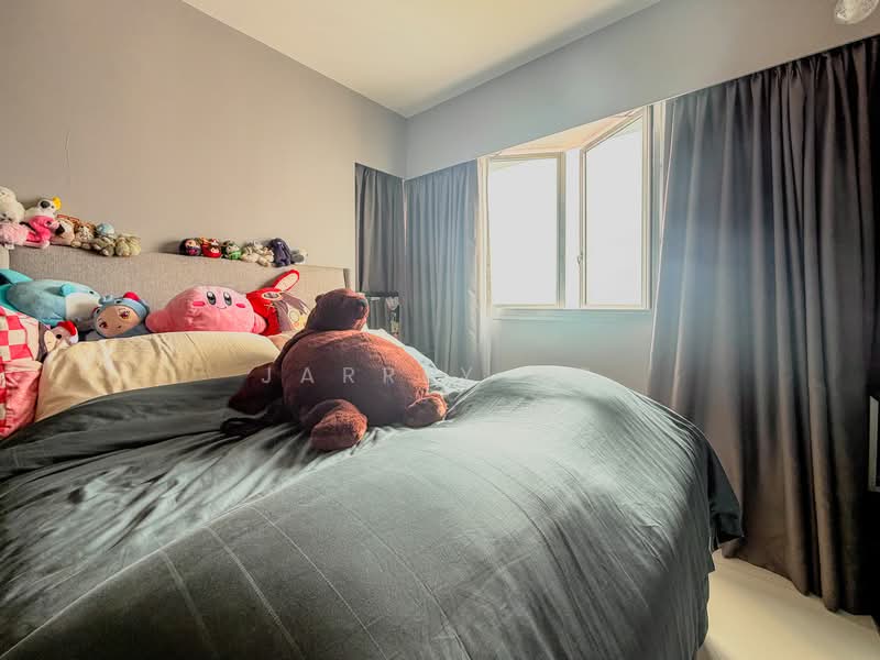 130A Lorong 1 Toa Payoh HDB Flat For Sale at S$ 880,000 | PropertyGuru Singapore - Bedroom