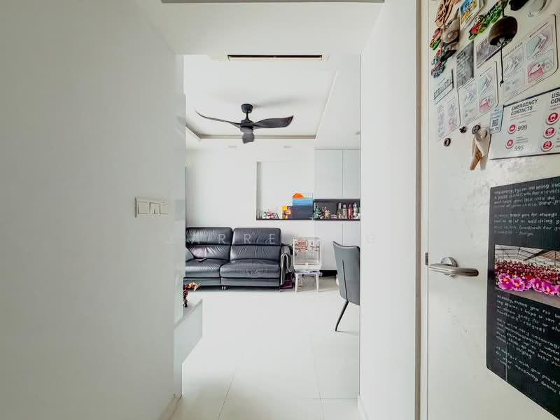 130A Lorong 1 Toa Payoh HDB Flat For Sale at S$ 880,000 | PropertyGuru Singapore - Living Room