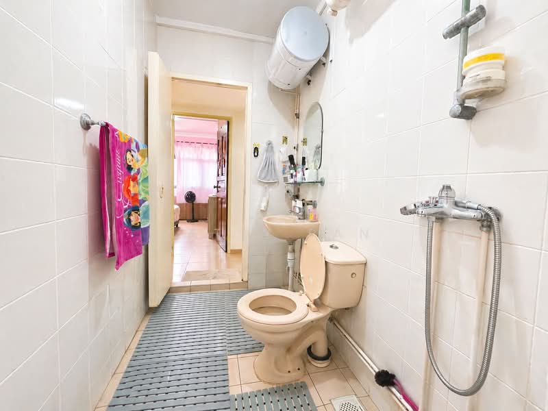 281 Toh Guan Road, 281 Toh Guan Road, 3 Bedrooms, 1,302 sqft, HDB Flat For Sale, by Patsy Pan, 500093443 - PropertyGuru.com.sg