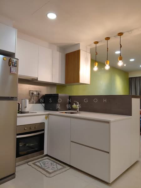 Ripple Bay Condominium For Sale at S$ 1,180,000 | PropertyGuru Singapore - Kitchen