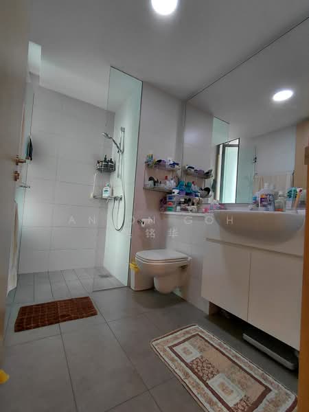 Ripple Bay Condominium For Sale at S$ 1,180,000 | PropertyGuru Singapore - Bathroom