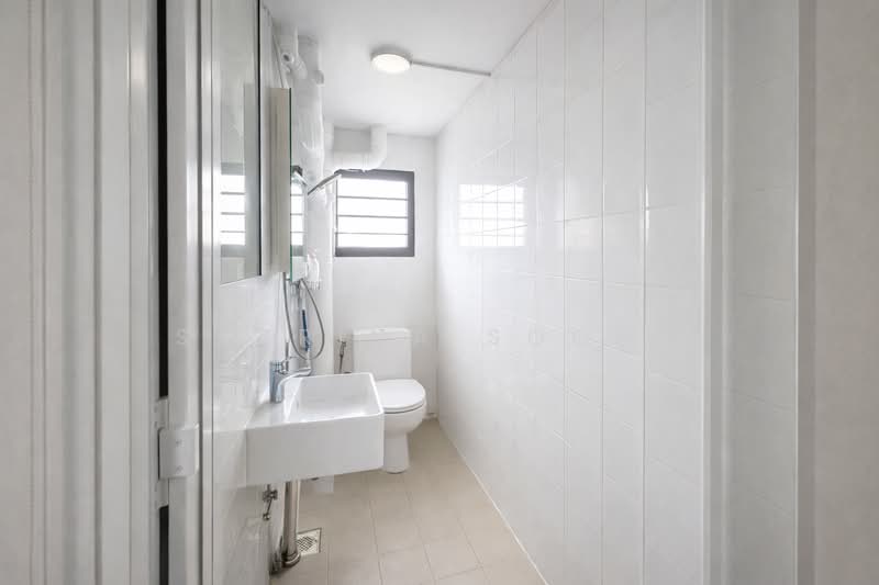 66 Circuit Road HDB Flat For Sale at S$ 380,000 | PropertyGuru Singapore - Bathroom