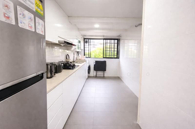 66 Circuit Road HDB Flat For Sale at S$ 380,000 | PropertyGuru Singapore - Kitchen