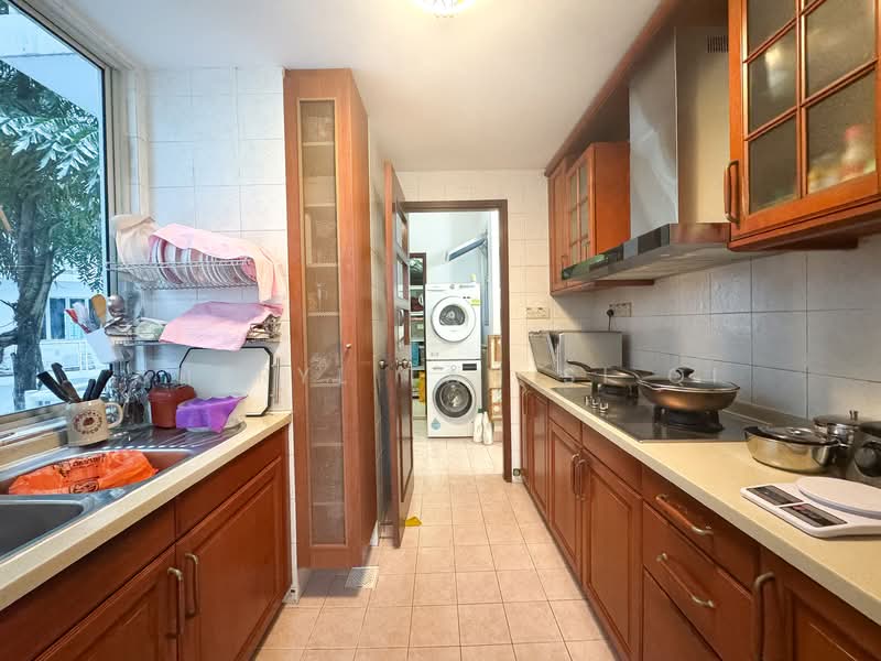 Northoaks Condominium For Sale at S$ 1,250,000 | PropertyGuru Singapore - Kitchen