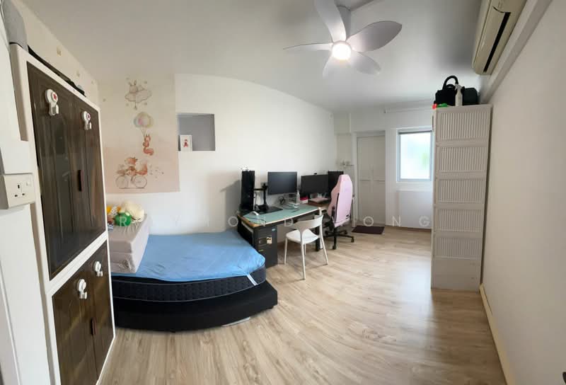 878 Yishun Street 81 HDB Flat For Sale at S$ 530,000 | PropertyGuru Singapore - Bedroom