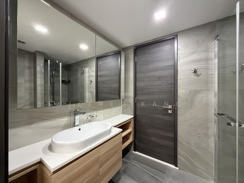 The Poiz Residences Condominium For Sale at S$ 1,050,000 | PropertyGuru Singapore - Bathroom