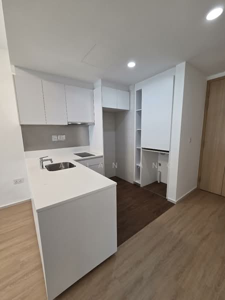 Ripple Bay, 10 Pasir Ris Link, 2 Bedrooms, 775 sqft, Condominium For Rent, by Fabian Ang, 500093479 - Kitchen - PropertyGuru.com.sg