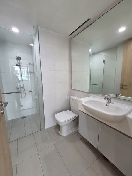 Ripple Bay, 10 Pasir Ris Link, 2 Bedrooms, 775 sqft, Condominium For Rent, by Fabian Ang, 500093479 - Bathroom - PropertyGuru.com.sg