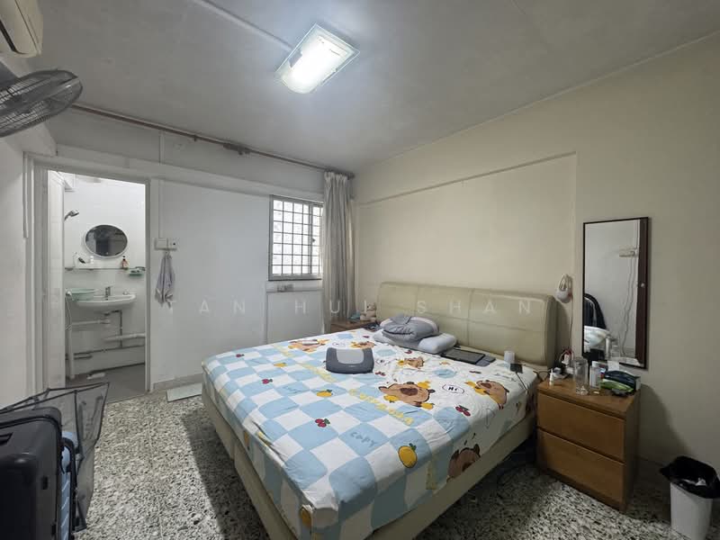 365 Clementi Avenue 2, 365 Clementi Avenue 2, 2 Bedrooms, 721 sqft, HDB Flat For Rent, by Tan Hui Shan, 500093486 - Bedroom - PropertyGuru.com.sg